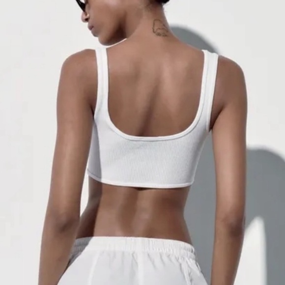 Zara Seamless Ribbed Contour Tank Top - Picture 7 of 7